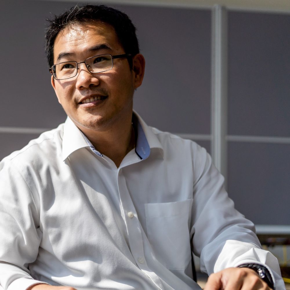 smiling G2 Ocean employe